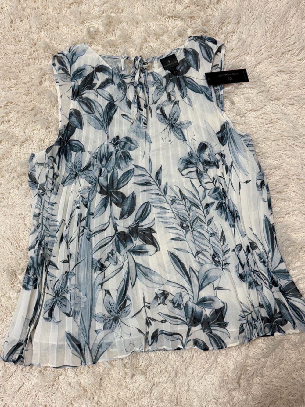 NWT Worthington women’s large Blue Floral Pleated Neville trop